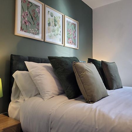 Stay - The Wellington Burton On Trent Esterno foto