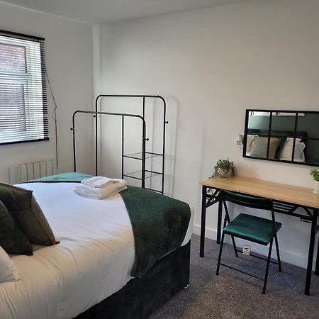 Stay - The Wellington Burton On Trent Esterno foto