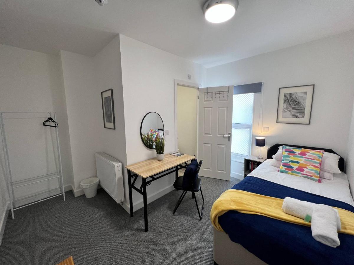 Stay - The Wellington Burton On Trent Esterno foto